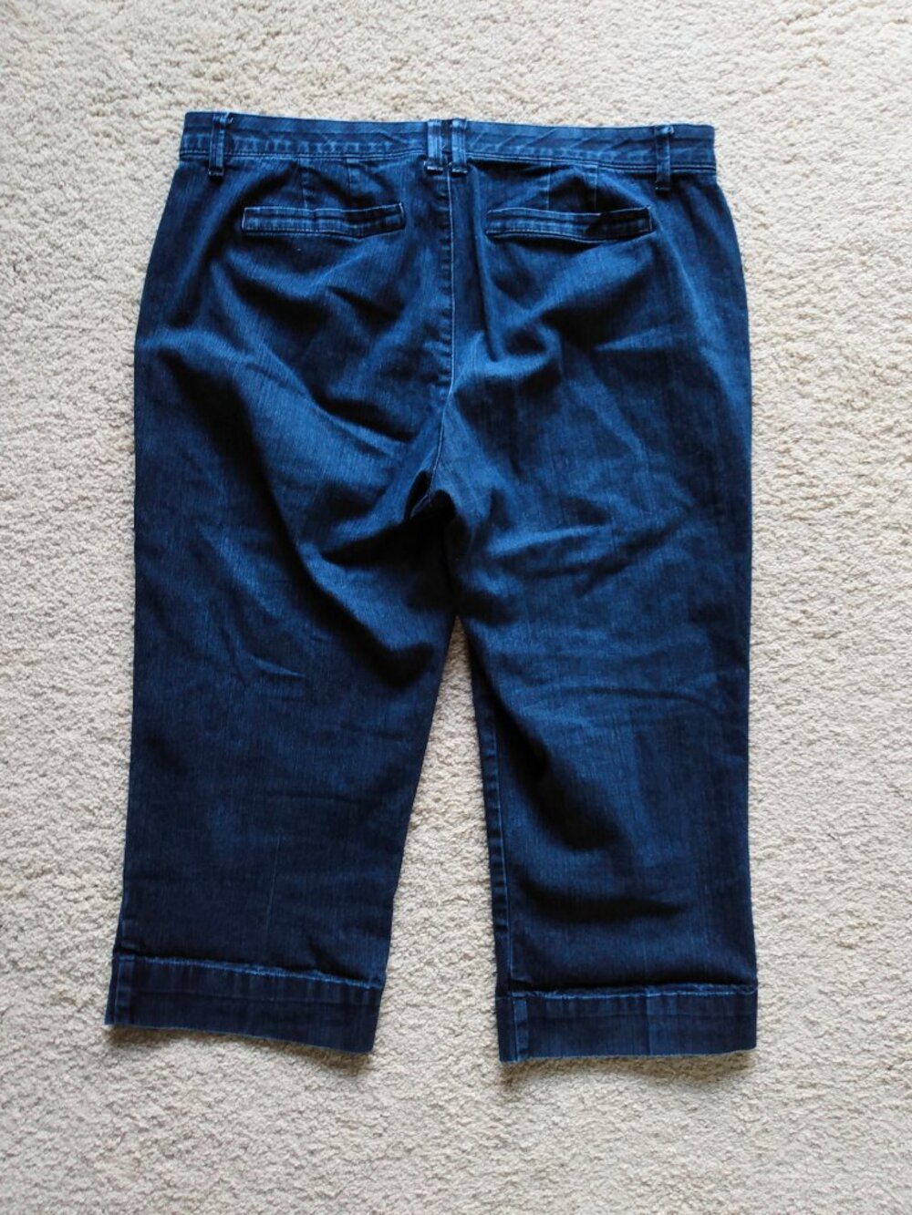 Bandolino Women’s Dark Blue Capris Maureen Comfort Waist Denim Jeans Size 12 EUC - Picture 4 of 11